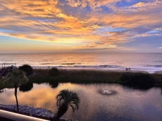Oceanfront condo-stunning views, pool, sauna & tub
