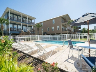 4 BR Pet-Friendly Vacation Rental House