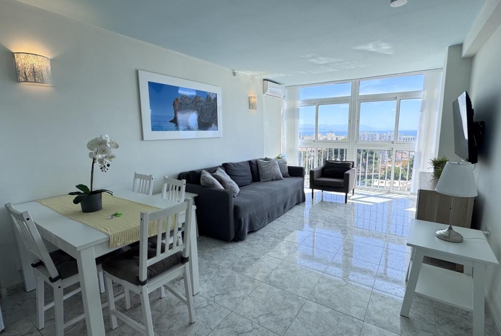 2 Bedrooms Apartment Rental in Benalmadena, Spain