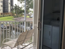 2 Bedrooms Condo, Fort Myers Beach, Walk to Beach