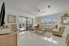 Edgewater by Cheerful Rentals