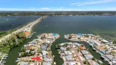 Edgewater by Cheerful Rentals