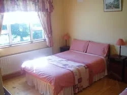 4 Bedrooms BnB The Bed