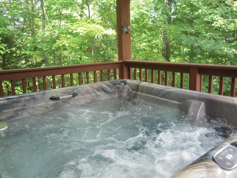2 Bedrooms Mountain View Cabin Rental in Pigeon Forge, Tennessee
