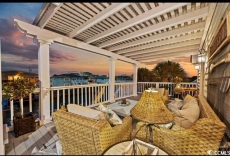Salty Beach Waterfront Beach House