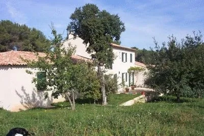 1 Bedroom Apartment Rental in Ventabren, France