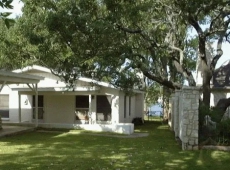 2 Bedrooms Cabin Lakefront Cabin