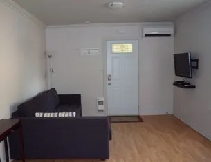 2 Bedrooms Apartment Tourist Apartments