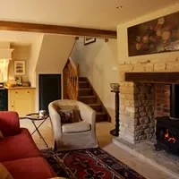 2 Bedrooms Cottage Rental in Oundle, United Kingdom