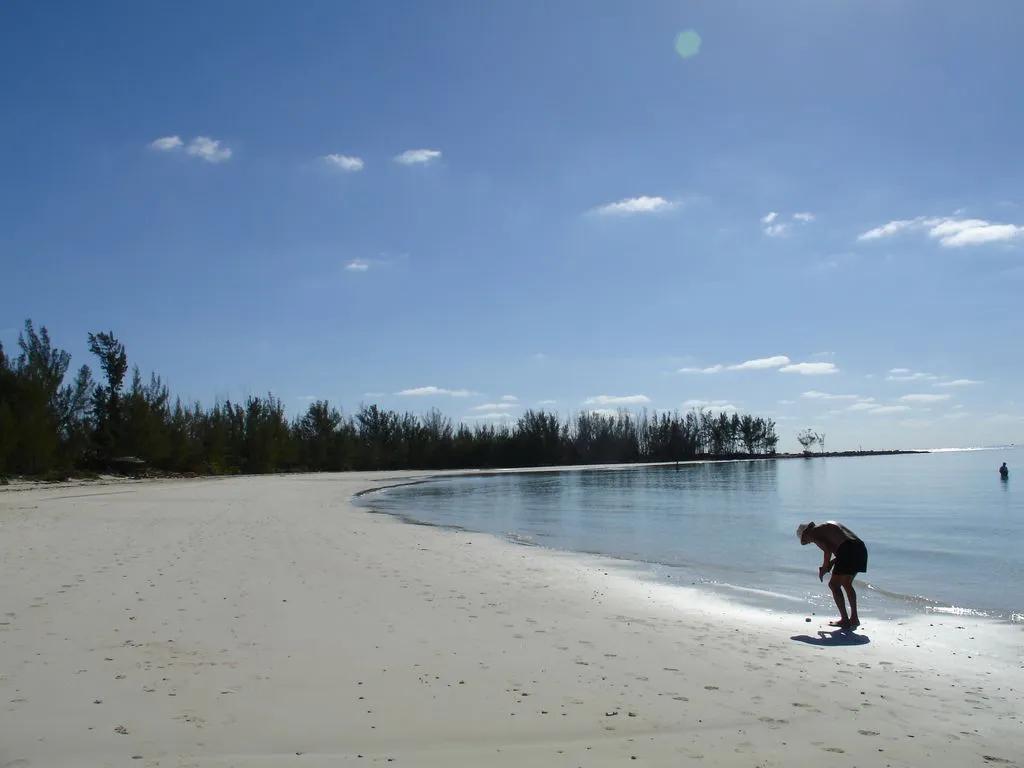 3 Bedrooms Beachfront Townhome Rental in Freeport, Bahamas