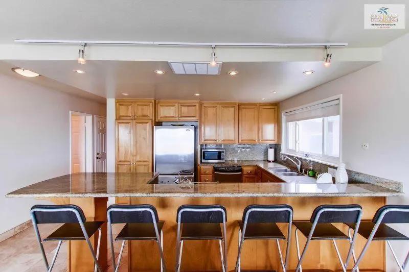 2 Bedrooms Beachfront House Rental in Mission Beach, California