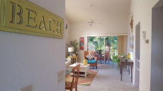 Beautiful 2 bdr/2 bath townhome; dog friendly; 5 minute walk to the beach