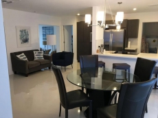 Hollywood Beach House - 14 blocks to the beach, 2.5 blocks to Young's Circle.