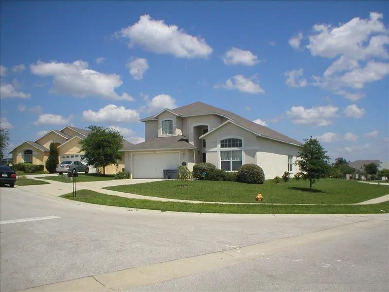 5 Bedrooms Villa Rental in Four Corners, Florida