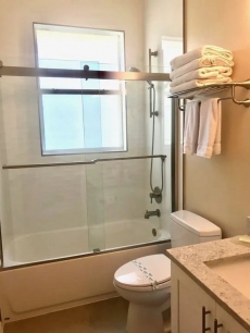 3 Bedroom Home with Private Pool Area and Wireless Internet