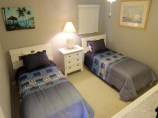 Enjoy Gorgeous, Oceanfront Views From This Penthouse 2/2 Condo!