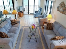 Enjoy Gorgeous, Oceanfront Views From This Penthouse 2/2 Condo!