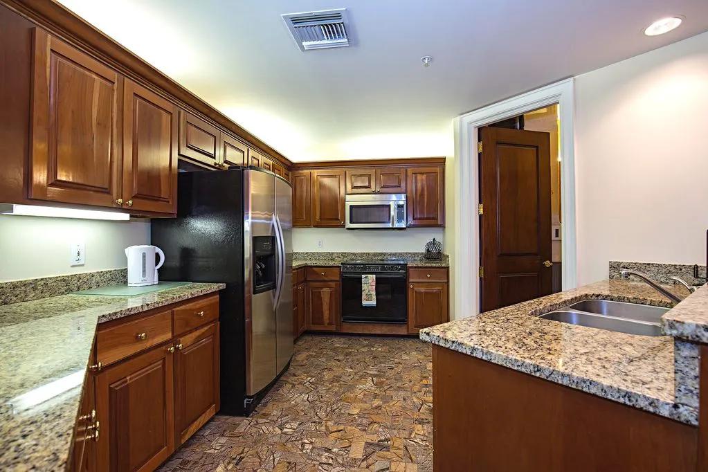 3 Bedrooms Apartment Rental in Naples, Florida