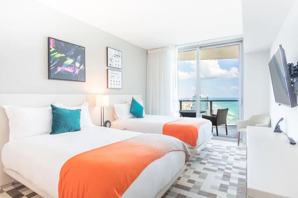 2 Bedrooms Condo Rental in Hollywood Beach, Florida