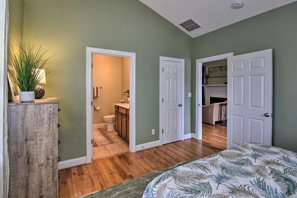 3 Bedrooms House Rental in Weaverville, North Carolina