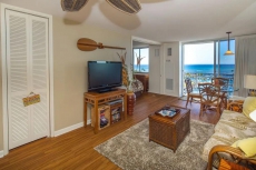 Aloha Condos, Ilikai Marina, Condo 1182, Oceanfront, AC