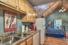 Dog-Friendly Weaverville Cabin on 17 Serene Acres