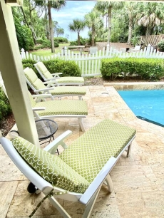 Luxury Row 1/Direct Oceanfront entire home - Sleeps 18! Private pool/hot tub