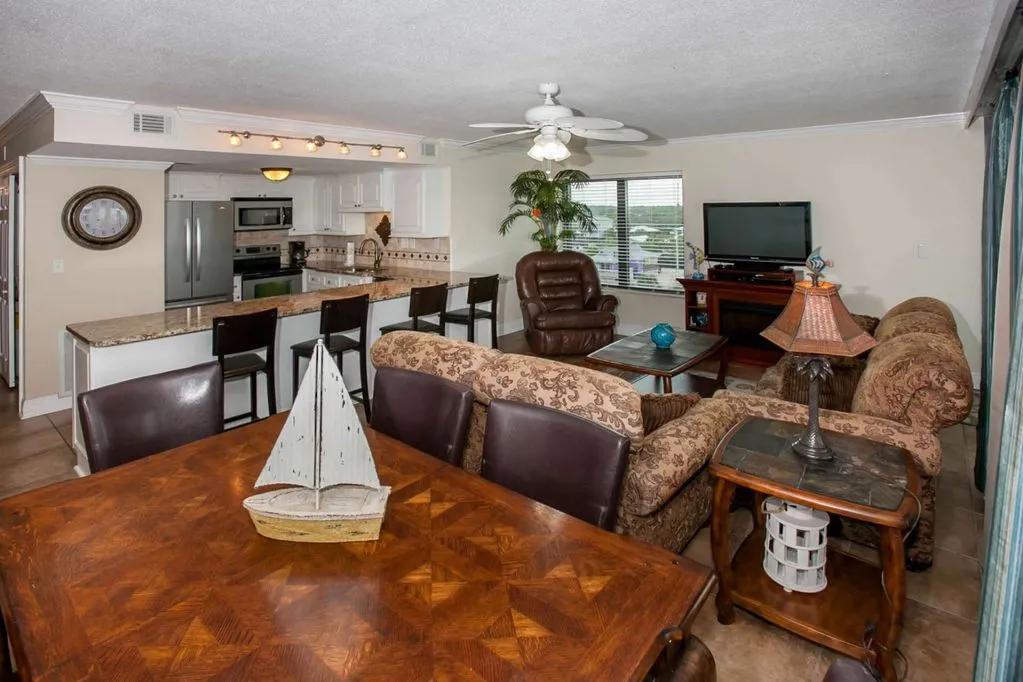 3 Bedrooms Oceanfront Condo Rental in Gulf Shores, Alabama Closest