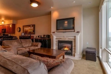 Riverside Condo | Gorgeous Spokane River Views and Plenty of Space