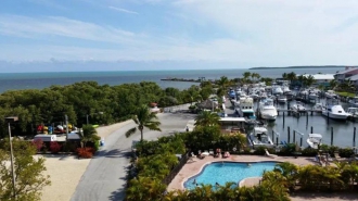 2 BR Oceanfront Apartment Rentals in Key Largo, Florida
