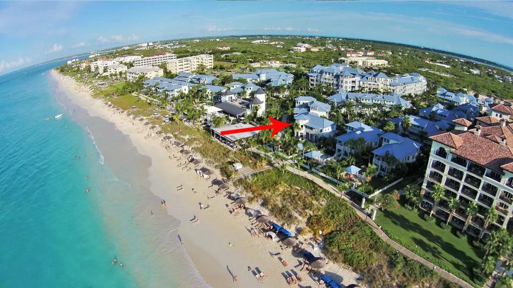 4 Bedrooms Oceanfront Villa Rental in Grace Bay Beach, Turks and Caicos Islands