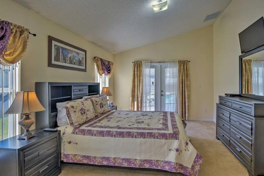 4 Bedrooms Pet Friendly Villa Rental in Clermont, Florida