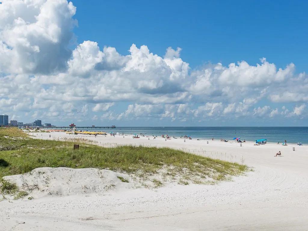 2 Bedrooms Oceanfront Condo Rental in Clearwater Beach, Florida