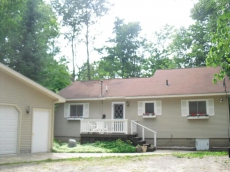 Cottage With  2 1/2 Car Garage