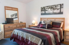 Cove At Sandy Point 202 Overlooking Natural Preserve With A Pool