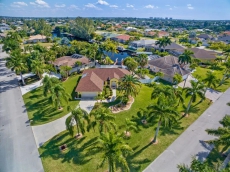 SUMMER SPECIAL $ 105 / night, vacation home with pool, Gulf access