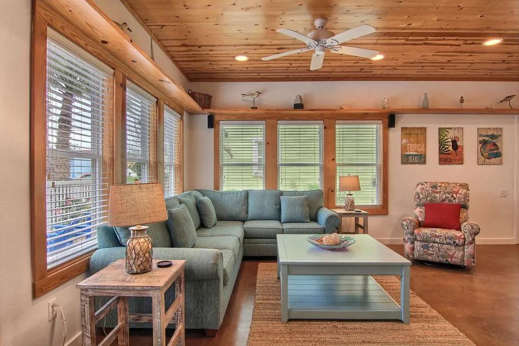 4 Bedrooms House Rental in Port Aransas, Texas