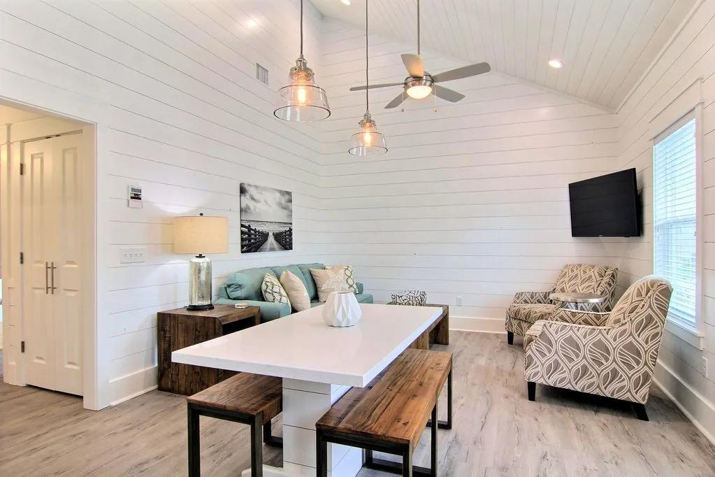 2 Bedrooms Cottage Rental in Port Aransas, Texas