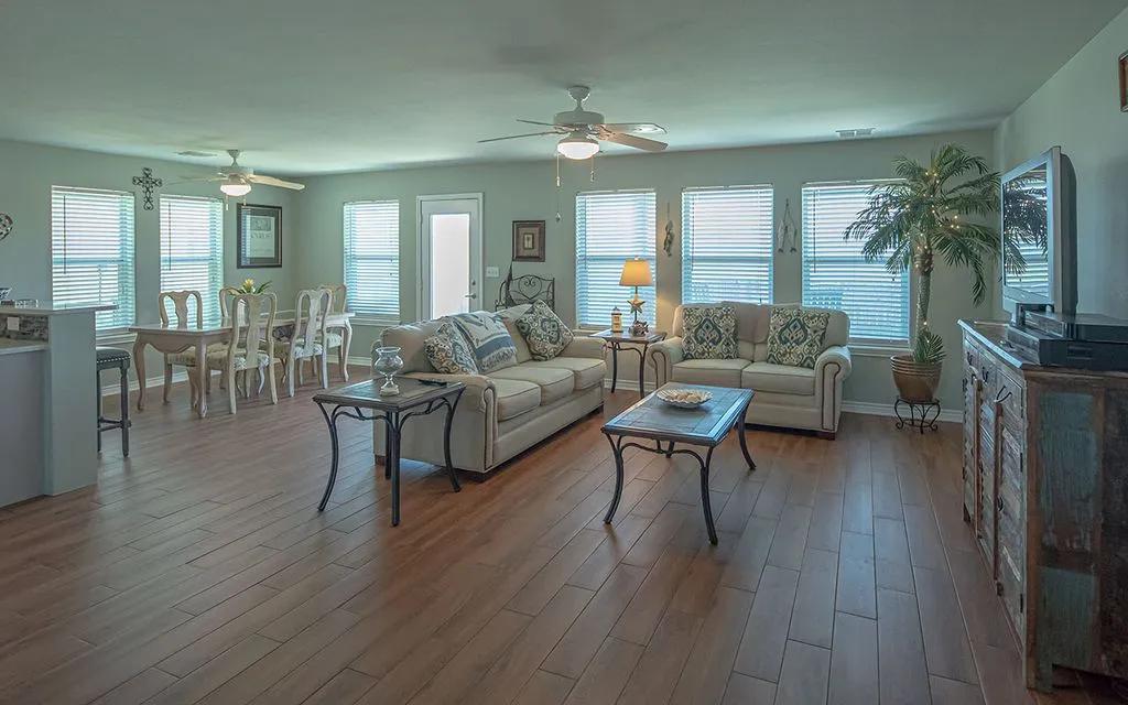 3 Bedrooms House Rental in Port Aransas, Texas