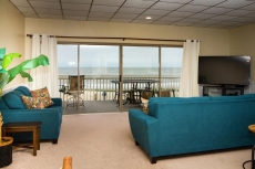 Rare Treat Ocean Front 4 bedroom with 40 x 21 foot roof top deck panoramic view
