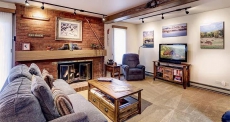 Bear Claw 203: 2 BR / 2 BA condo in Steamboat Springs, Sleeps 8