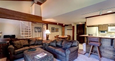 Bear Claw 401: 3 BR / 2 BA condo in Steamboat Springs, Sleeps 10