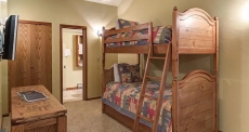 Bear Claw 405: 3 BR / 3 BA condo in Steamboat Springs, Sleeps 10