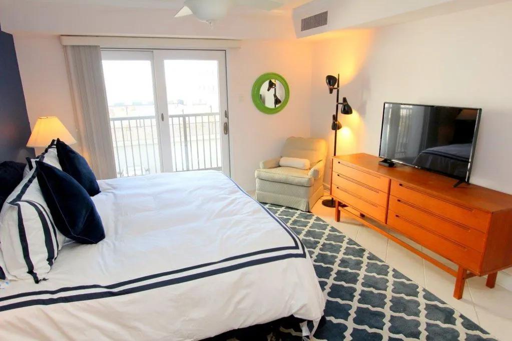 2 Bedrooms Condo Rental in Rehoboth Beach, Delaware