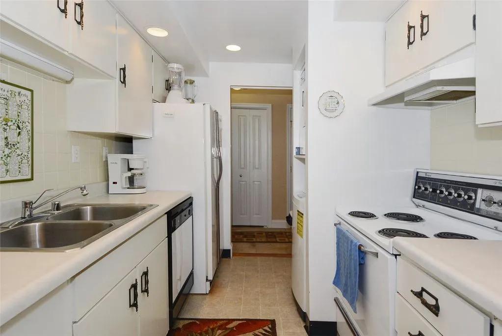 2 Bedrooms Condo Rental in Rehoboth Beach, Delaware