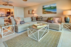 Deluxe ~ 2 bedroom/2 bath fully Ocean Front w/Full Kitchen & W/D