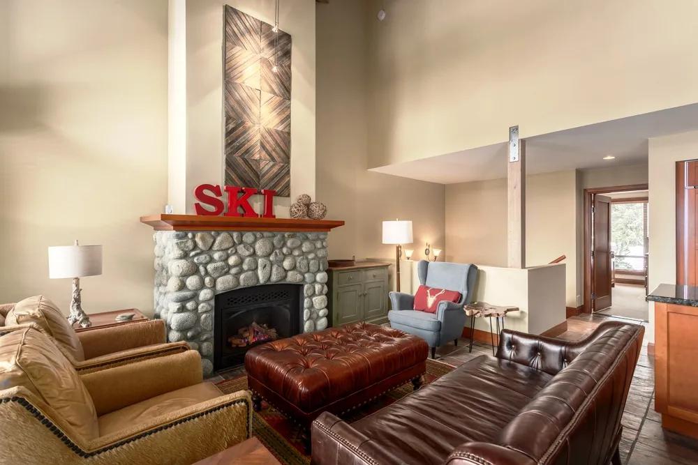4 Bedrooms Townhome Rental in Whistler, British Columbia