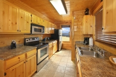 Kiss The Clouds 1 bedroom, 2 bath, a loft with king bed, stunning mountain views