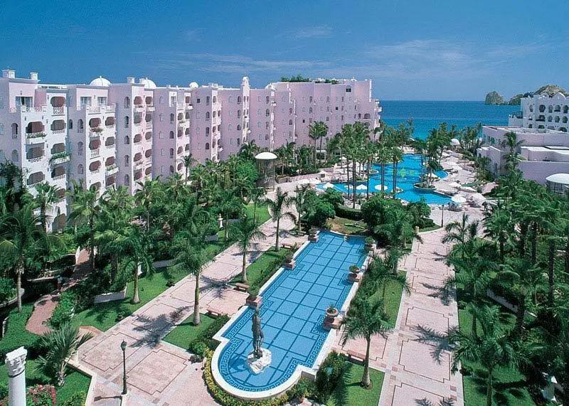 1 Bedroom Beachfront Resort Rental in Cabo San Lucas, Baja California Sur