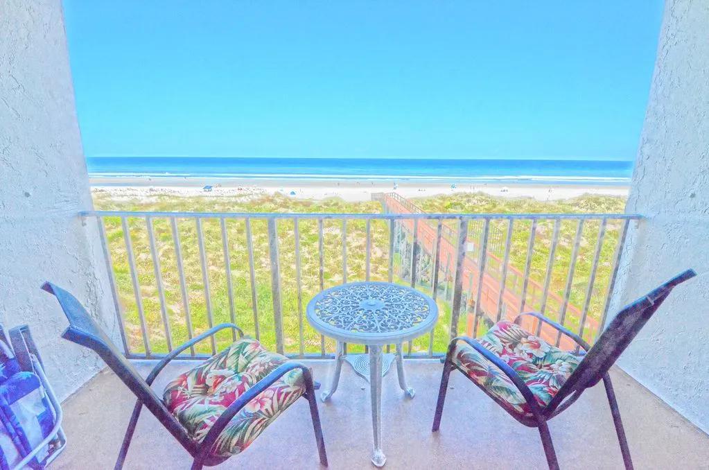 1 Bedroom Lakefront Condo Rental in Crescent Beach, Florida